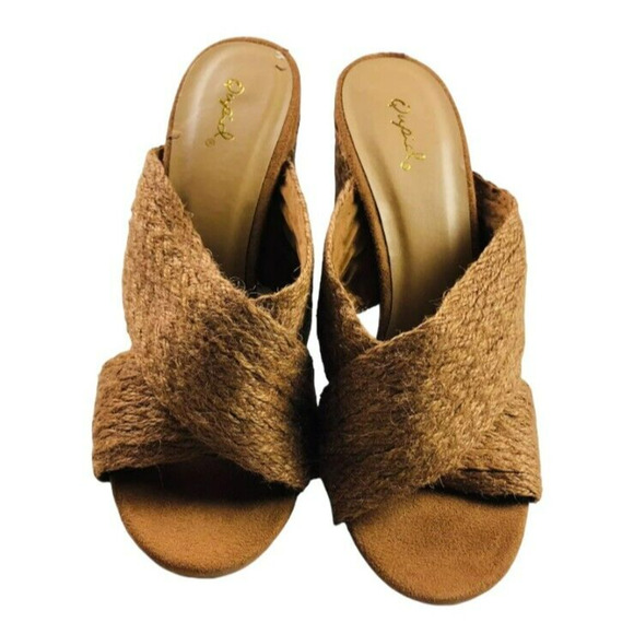 NWOT Qupid Womens Criss Cross Strappy Block Heels Sandals Brown US 10 EU 41 - Picture 3 of 9